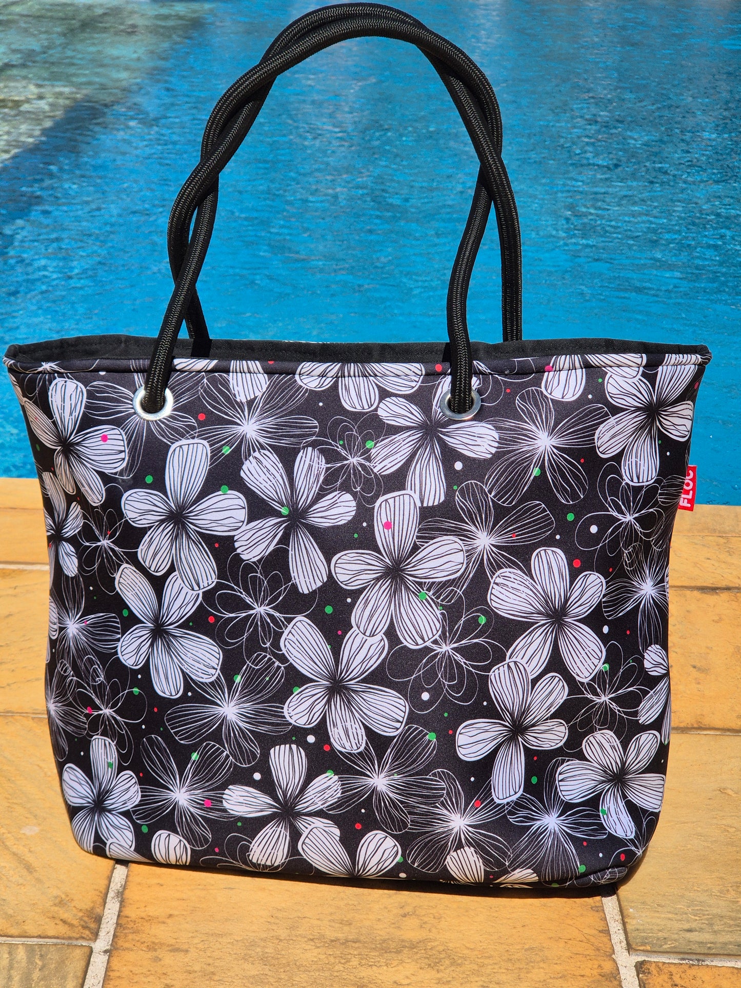 Tote Bag Flores Vazadas